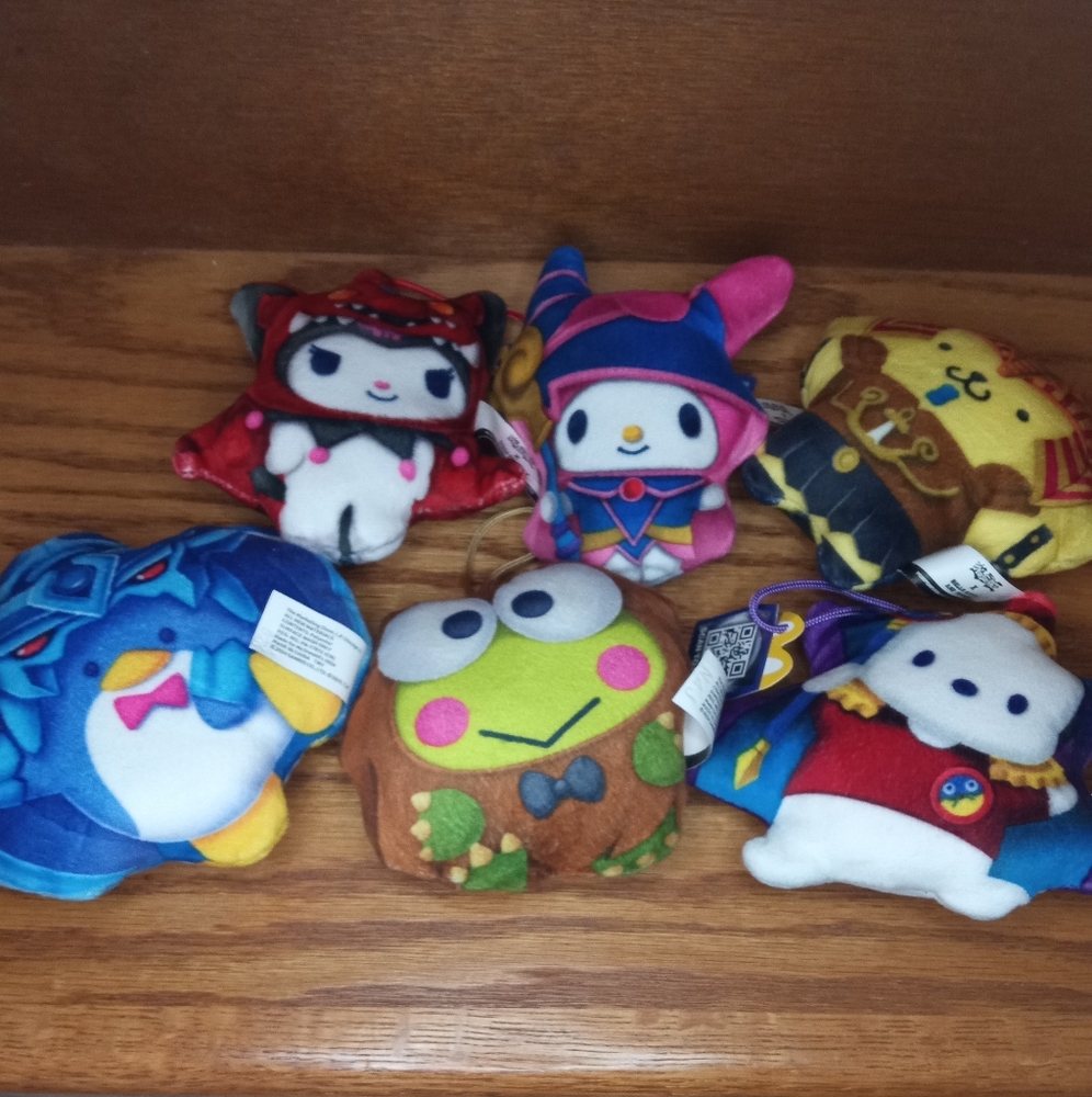 6 Hello Kitty x Yu Gi Oh McDonald's Toys
